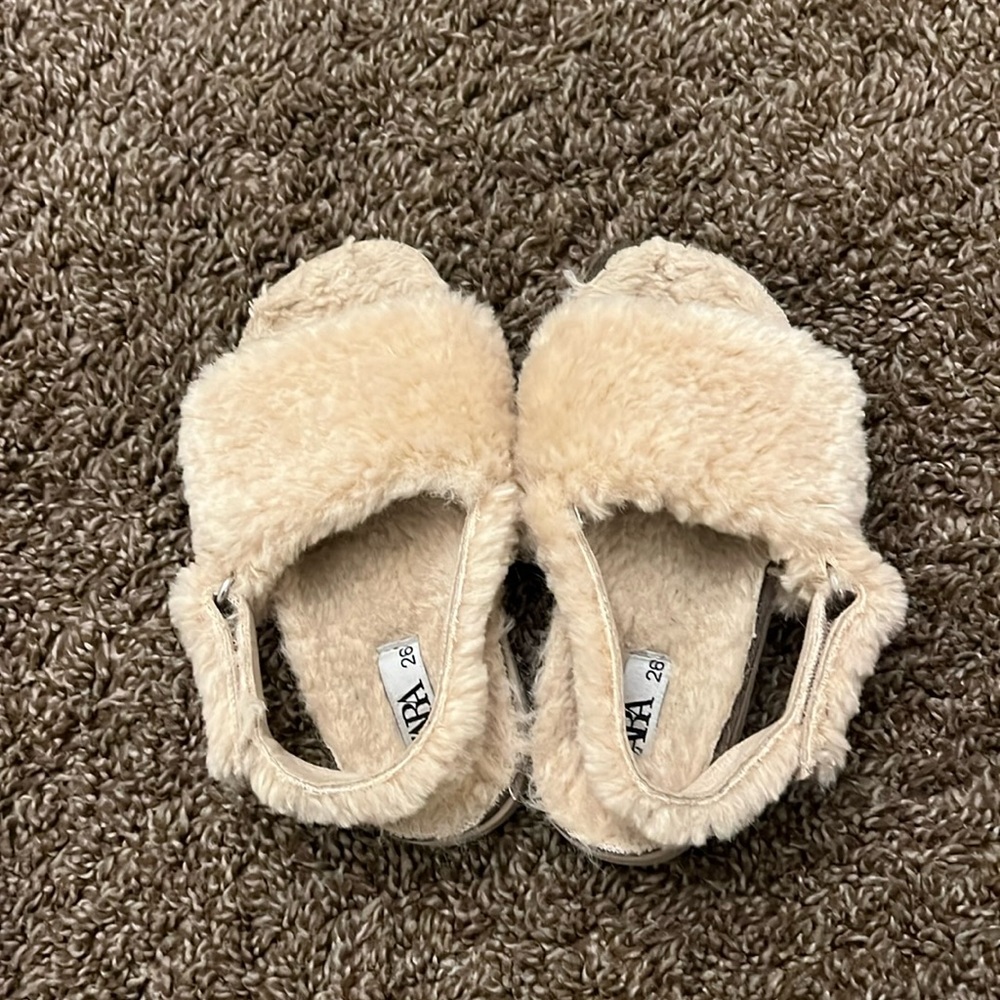 Zara toddler slippers size 26